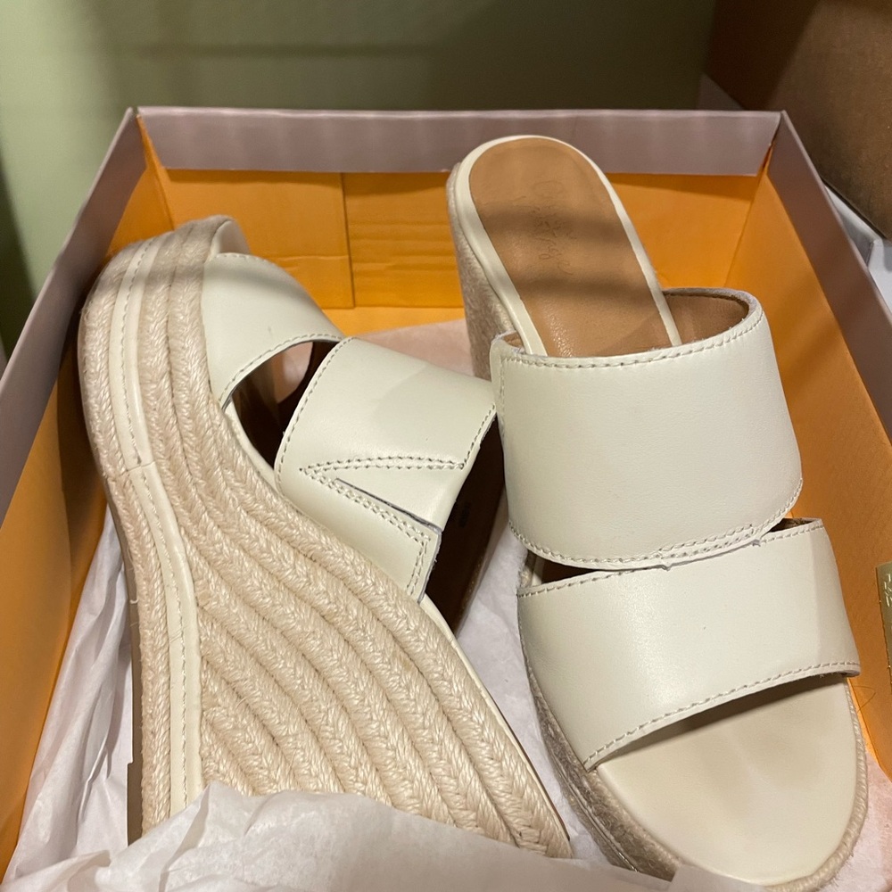 Crown Vintage White Leather Shoes